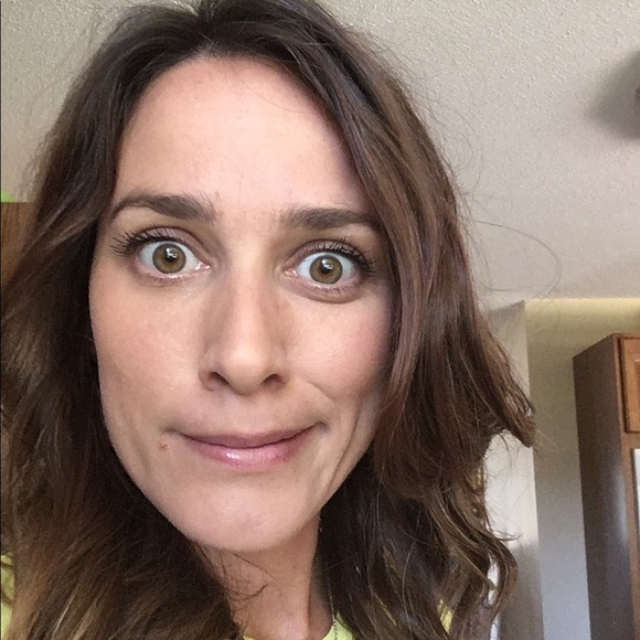 Meet your Posher, Julie - Picture 2 of 7